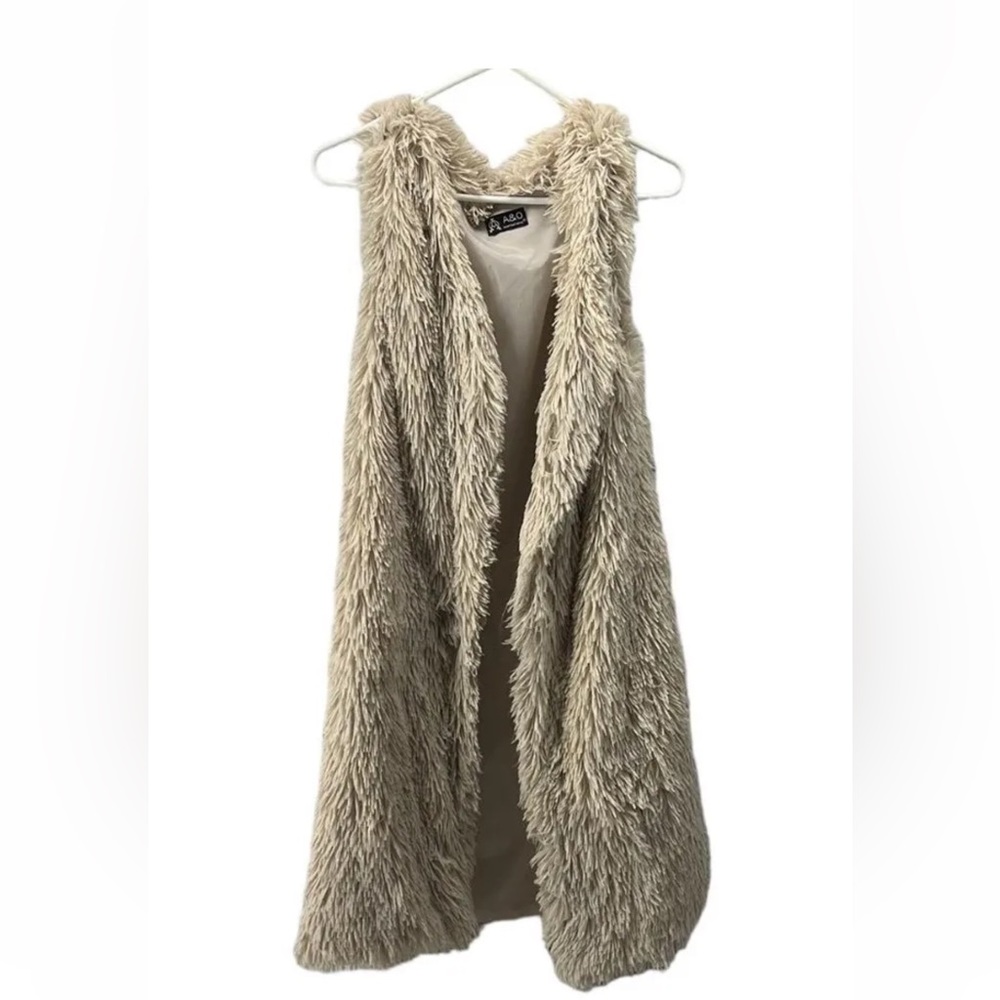 A&O International Women's Long Fuzzy Sleeveless Cardigan